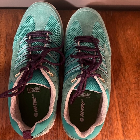 Hi-Tec Apollo Aqua Marine/Wine color. Women’s size 8.5. Like new - Picture 5 of 15
